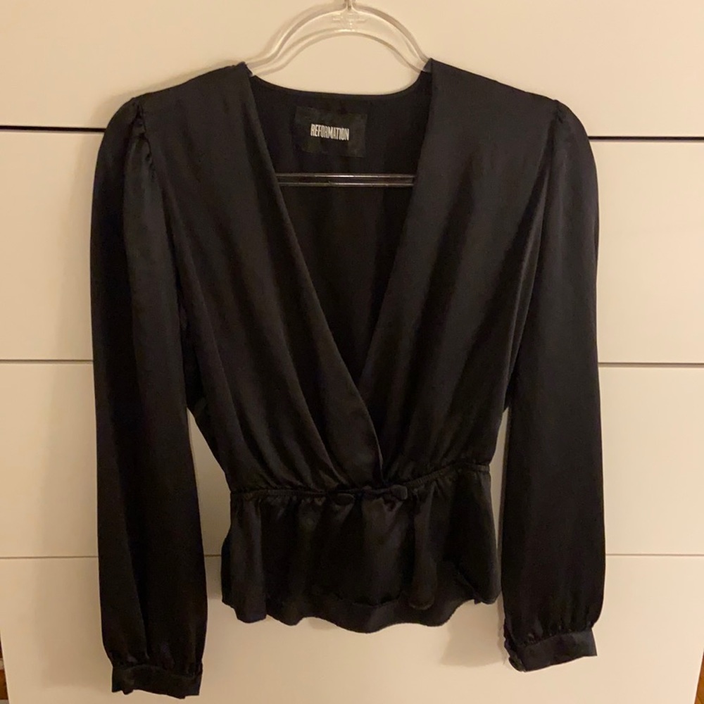 REFORMATION SIZE M BLACK BLOUSE